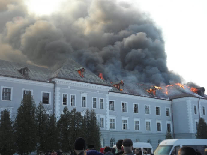 В історичній будівлі на Львівщині сталась масштабна пожежа