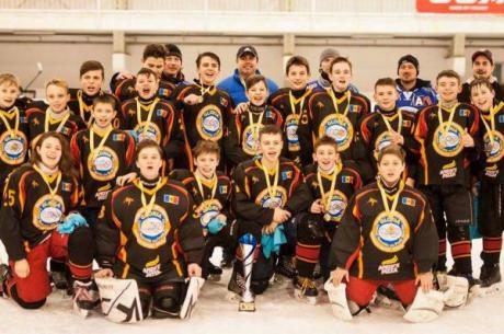 Двоє прикарпатських хокеїстів вибороли золото на чемпіонаті в Румунії (ФОТОФАКТ)
