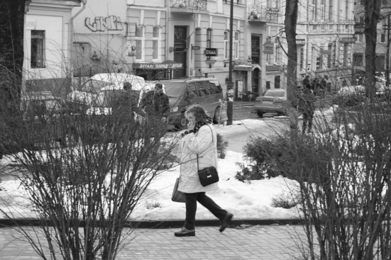 Франківець показав жителів міста у чорно-білому (ФОТО)