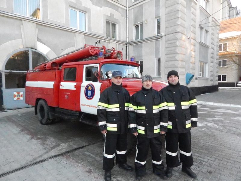 Для франківських пожежників придбали нову бойову форму
