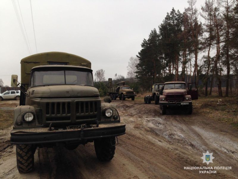 На Житомирщині виявили близько 200 одиниць вкраденої військової та спецтехніки (ФОТО)