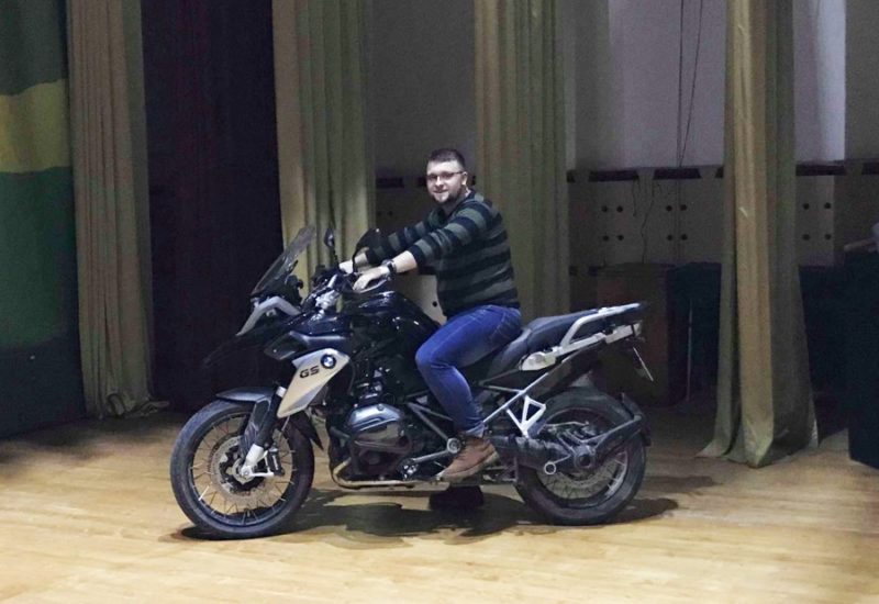Актор калуського театру виїжджатиме на сцену на мотоциклі BMW за 25 тисяч доларів