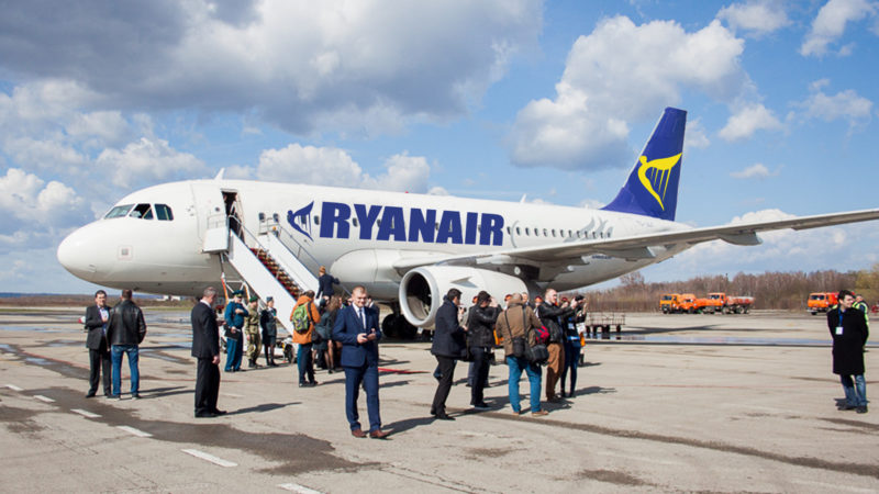 У Франківську приземлився літак  Ryanair (ФОТОФАКТ)