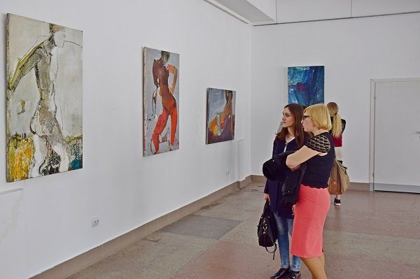 Один з найкращих художників України відкрив виставку у Франківську (ФОТО)