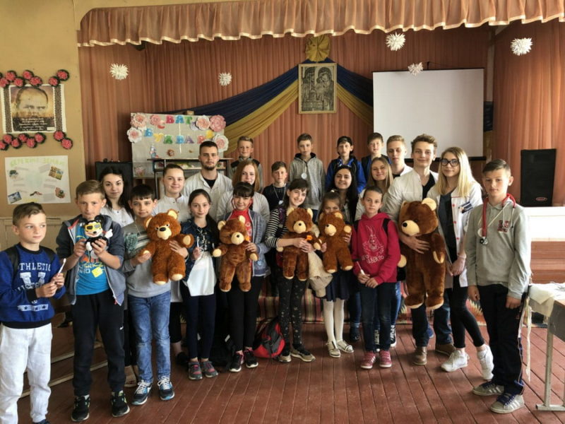 Для маленьких прикарпатців провели пізнавальну акцію “Лікарня для ведмежат” (ФОТО)