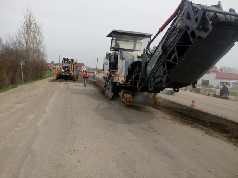 На Прикарпатті продовжують ремонтувати дороги державного значення (ФОТО)
