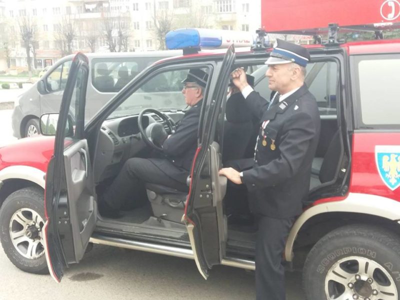 Поляки подарували прикарпатським рятувальникам позашляховик (ФОТО)