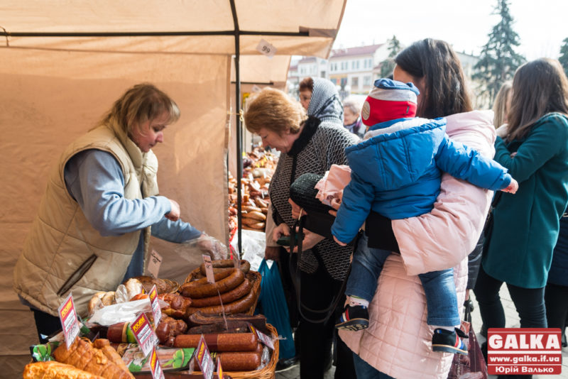 Паски, ковбаси, молочні продукти: близько 100 підприємців зберуться на ярмарок у Франківську