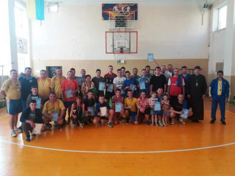Волейбольний турнір «До Бога веде спортивна дорога» провели на Коломийщині (ФОТО)