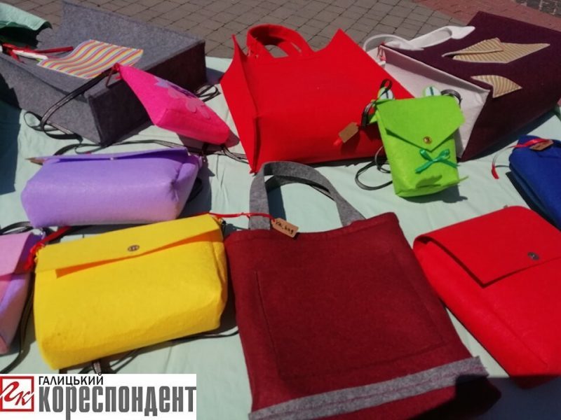 У Франківську відкрили арт-ярмарок на заміну блошиним ринкам