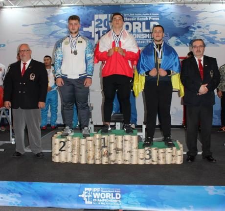 Двоє прикарпатців вибороли “бронзу” на чемпіонаті світу з жиму лежачи