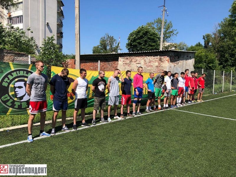 У Франківську атовці з фанатами зіграли у міні-футбол