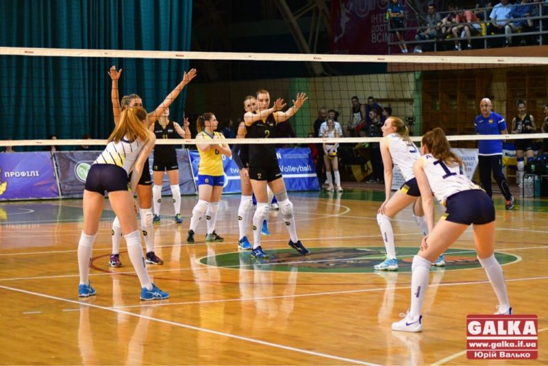 Жіноча збірна з волейболу у Франківську перемогла Швецію (ФОТО)