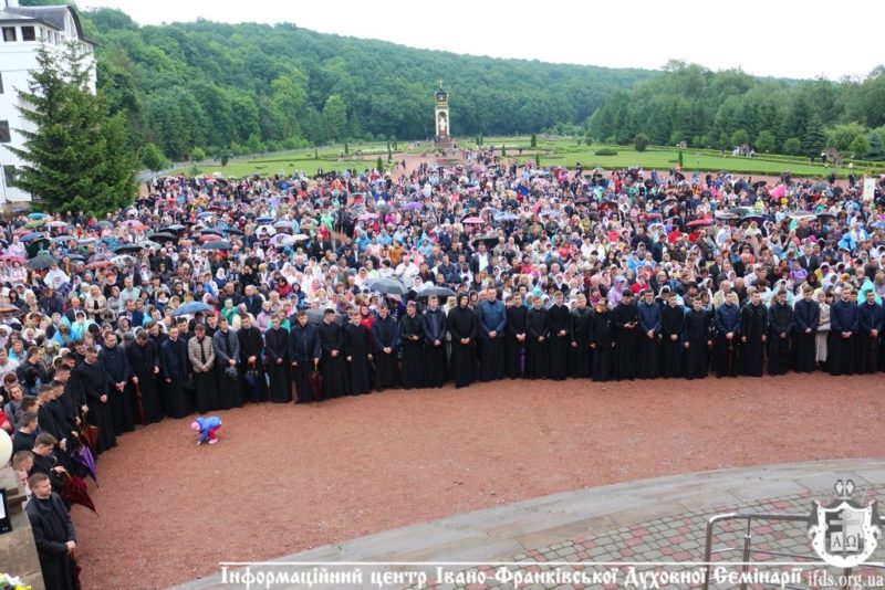 Прикарпатці прощею вшанували Чудотворну ікону в Зарваниці