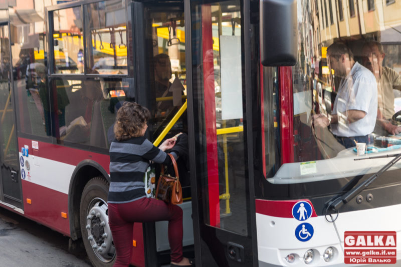 Місто хоче витратити ще 31 мільйон на нові комунальні автобуси