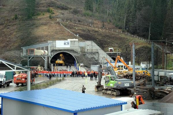 Вікно у Європу. На Закарпатті відкрили новий Бескидський залізничний тунель (ВІДЕО)
