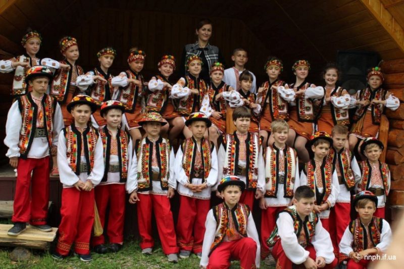 У Маєтку Святого Миколая на Косівщині відбувся перший Всеукраїнський фестиваль-конкурс народної творчості