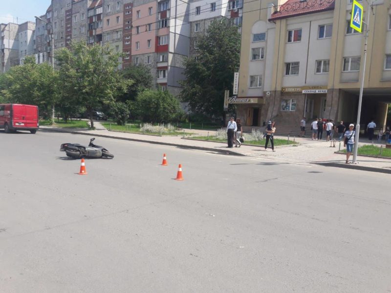 На Каскаді підліток на скутері збив семирічну дівчинку (ФОТОФАКТ)