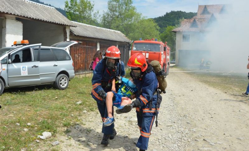 На Верховинщині “палали” магазини. Як спрацювали рятувальники (ФОТО)