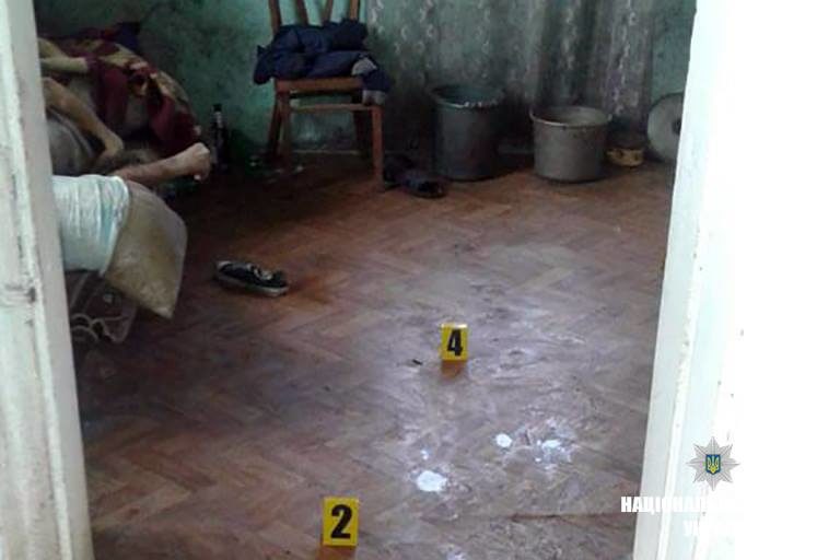 У Калуші після пиятики чоловік до смерті побив свого батька (ФОТО)