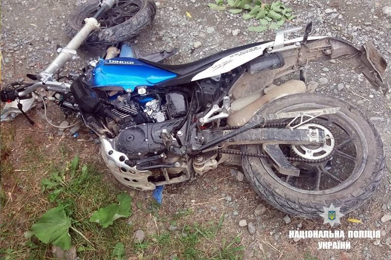 На Прикарпатті мотоцикліст заїхав у BMW, є травмовані (ФОТОФАКТ)