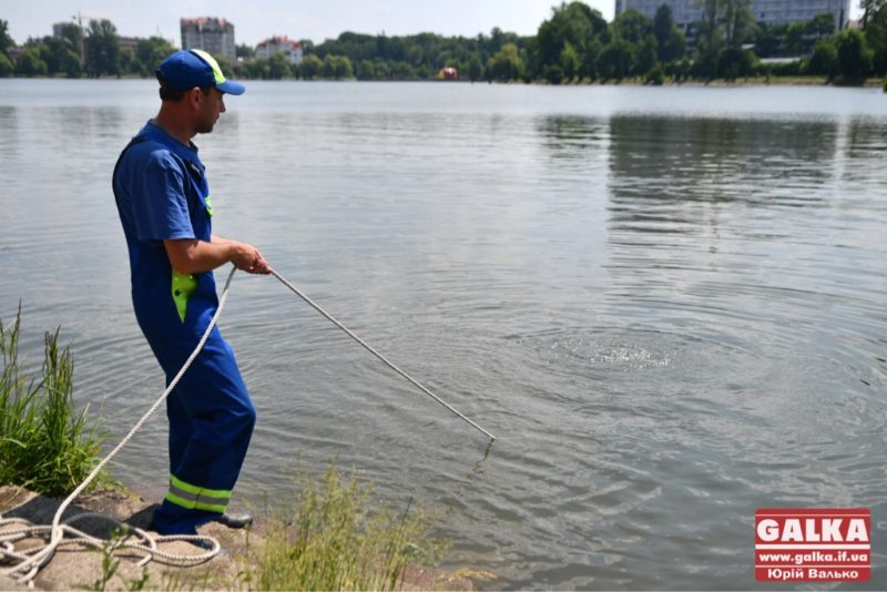 На Бурштинському водосховищі припинили пошуки тіла зниклого рибалки