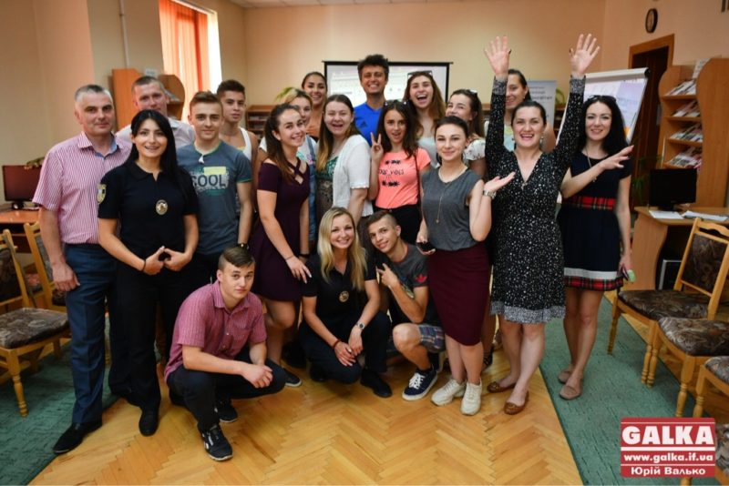 Франківським учням розповіли про роботу поліціянтів і права людини (ФОТО)