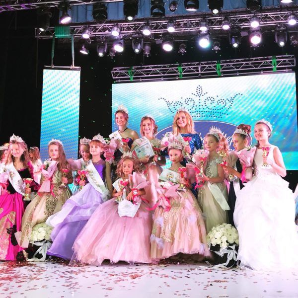 Маленька прикарпатка здобула титул Принцеса Міні-світ краси України