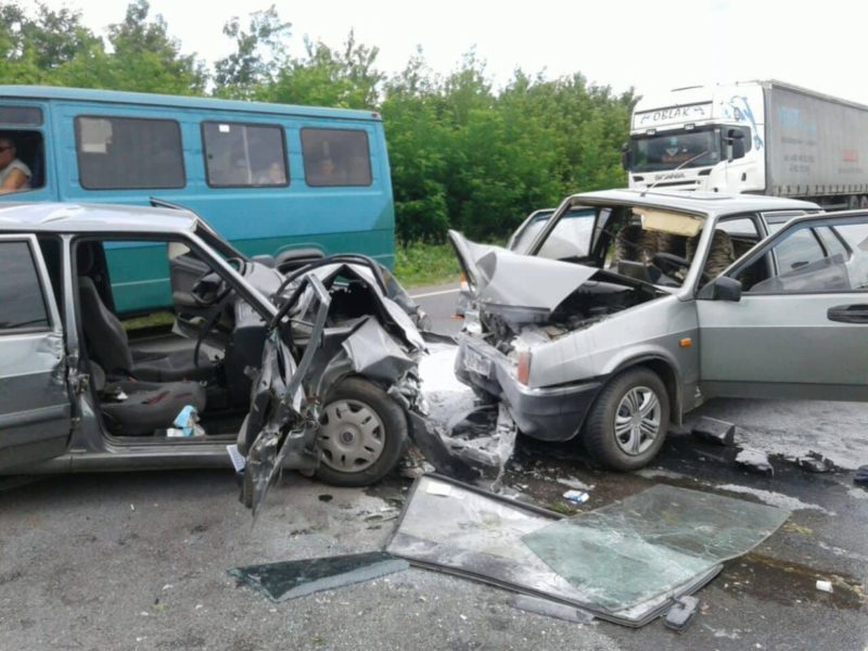 Смертельна ДТП на Прикарпатті: зіткнулися дві автівки (ФОТО)