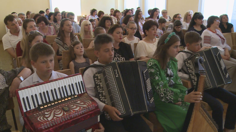 Тисячу доларів отримали учні Коломийської музичної школи (ВІДЕО)