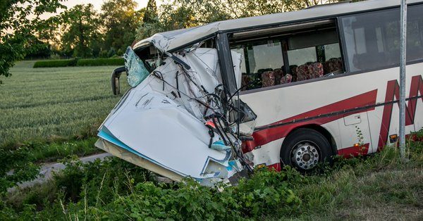 У Німеччині автобус із 42 дітьми потрапив у ДТП, є постраждалі