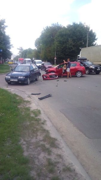 На Довженка не розминулися два авто (ФОТО)