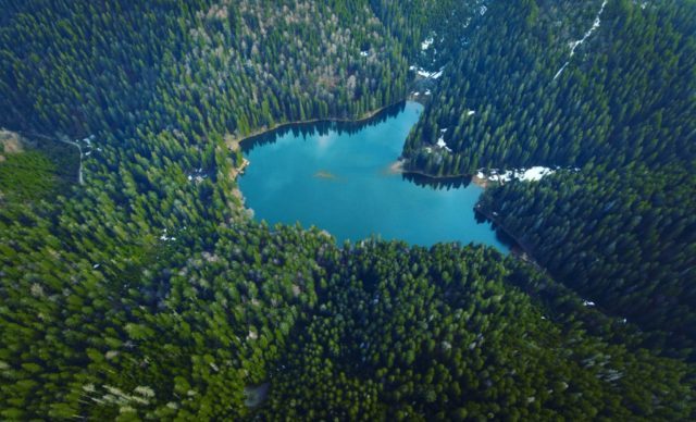 Відоме карпатське озеро Синевир закриють для відвідувань (ФОТО,ВІДЕО)