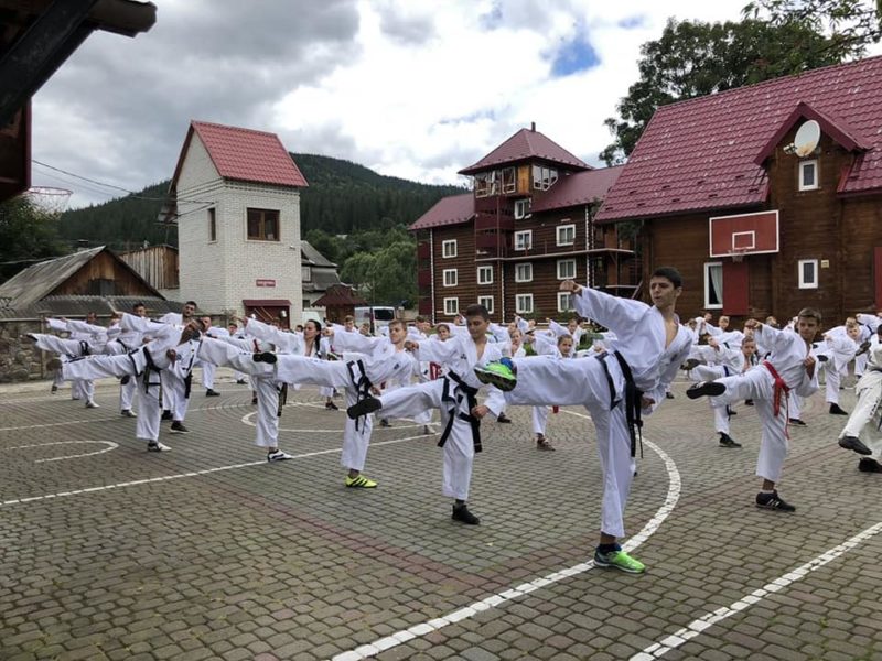 Тренувальні збори для юних таеквондистів провели у Карпатах (ФОТО)