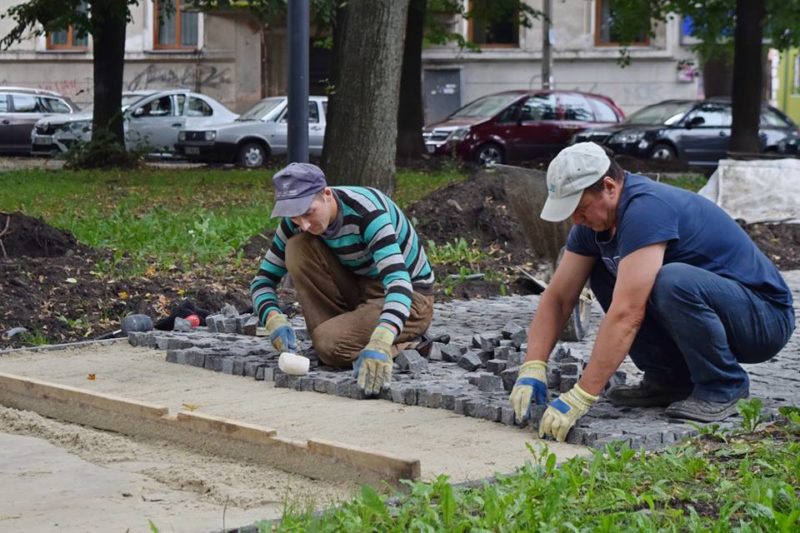 У середмісті Франківська облаштовують сквер (ФОТО)