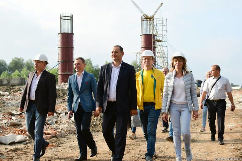 За графіком: у Франківську триває активне будівництво моста на Пасічній (ФОТО)