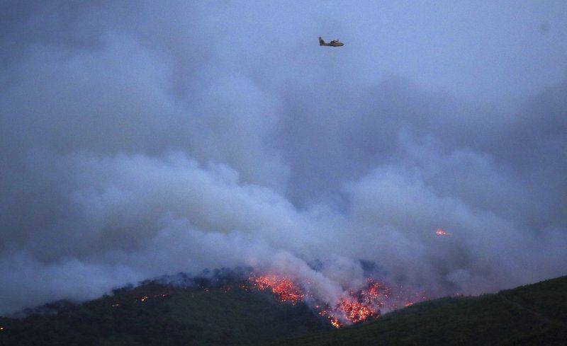 Масштабні пожежі у Греції: щонайменше 20 загиблих, близько 70 постраждалих (ФОТО)