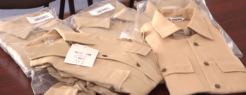 “Купи одежу – допоможи армії”: франківські пластуни продають сорочки, аби допомогти українським військовим (ВІДЕО)