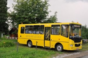 Чергова школа Тисменицького району отримала новий автобус (ФОТО)