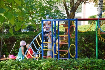 Нові ігрові споруди облаштували у франківській школі та дитсадку (ФОТО)