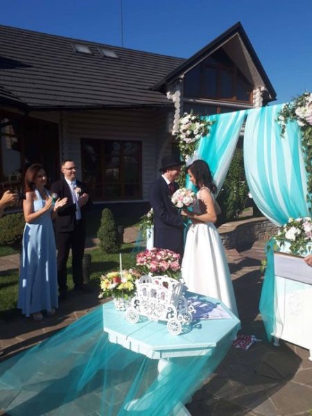 “Шлюб за добу” англійською: у Франківську українка вийшла заміж за норвежця