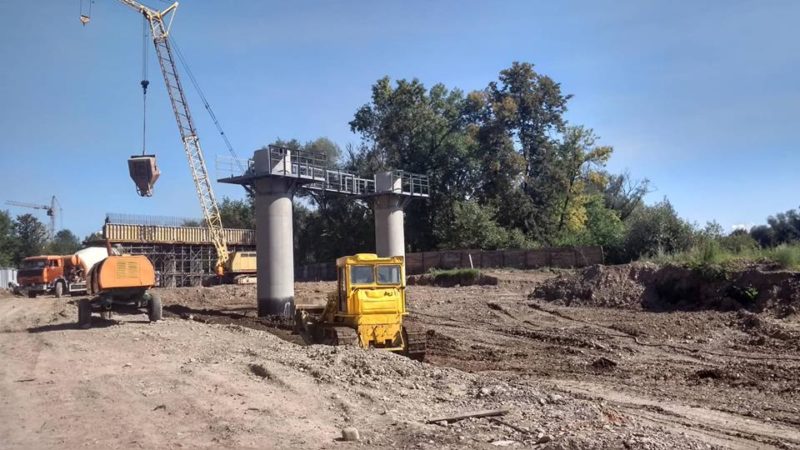 Будівельники відзвітували щодо зведення нового моста на Пасічну (ФОТО)