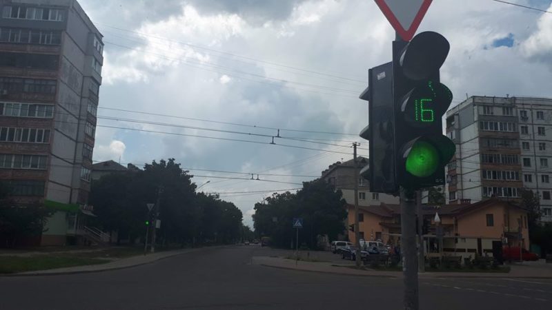У Франківську встановили нові сучасні світлофори (ФОТО)