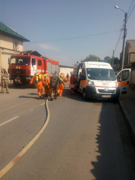 Франківські рятувальники вчилися ліквідовувати викиди рідкого хлору (ФОТО)