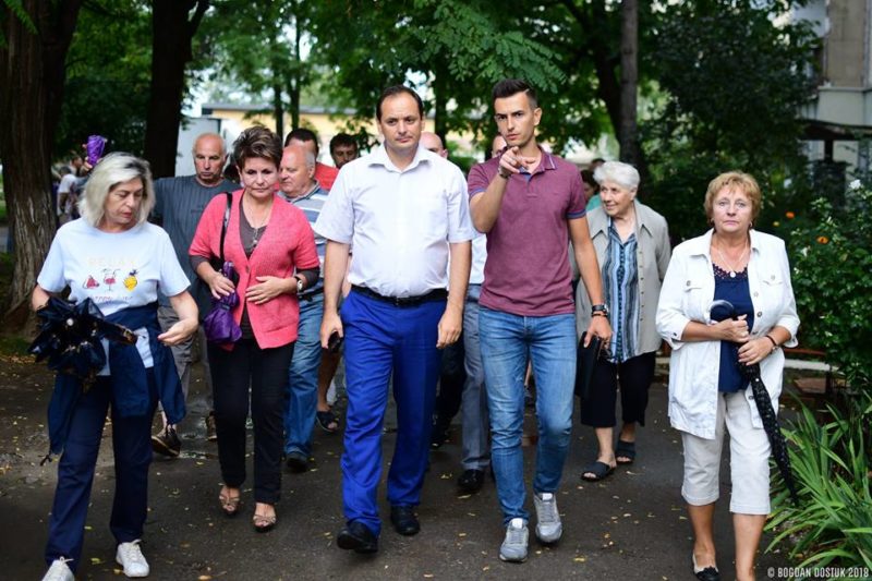 Понад 10 мільйонів гривень витратять на благоустрій дворів будинків по вулиці Хмельницького