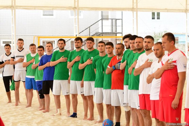 У Франківську стартували змагання з волейболу та футболу на піску (ФОТО)