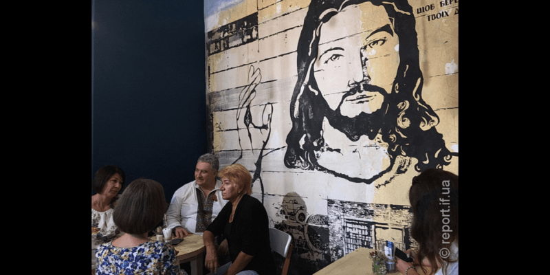 Плати скільки забажаєш. У Франківську відкрили перше християнське кафе (ФОТО)