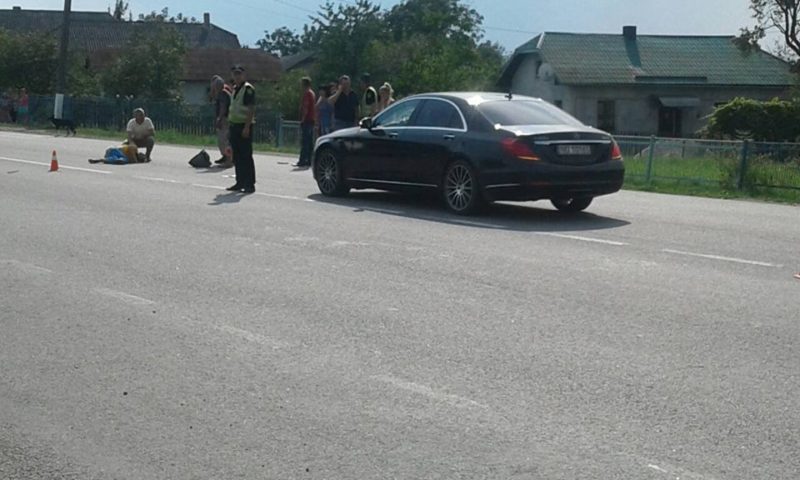 На Прикарпатті “Mercedes” збив чоловіка на пішохідному переході (ФОТОФАКТ)