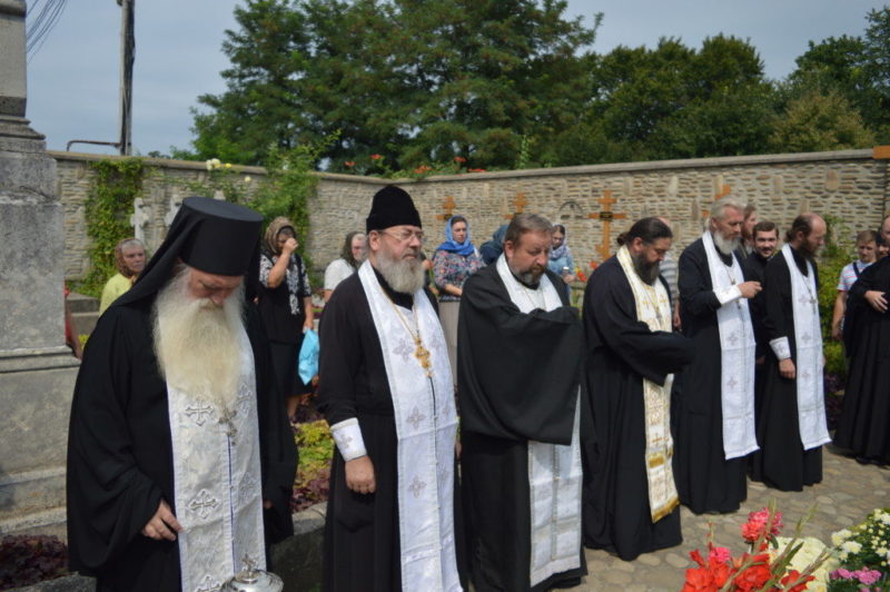 На Прикарпатті молитовно пом’янули спочилого 40 днів тому єпископа Тихона