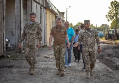 Заступник міністра оборони проінспектував хід будівництва гуртожитків для 10-ої ОГШБ